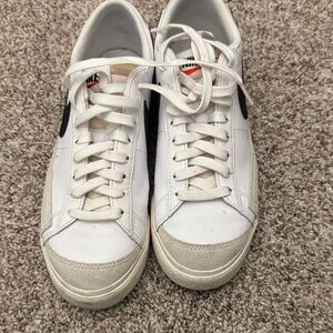 Nike White and Black Women’s platform blazers size 9 Shoes